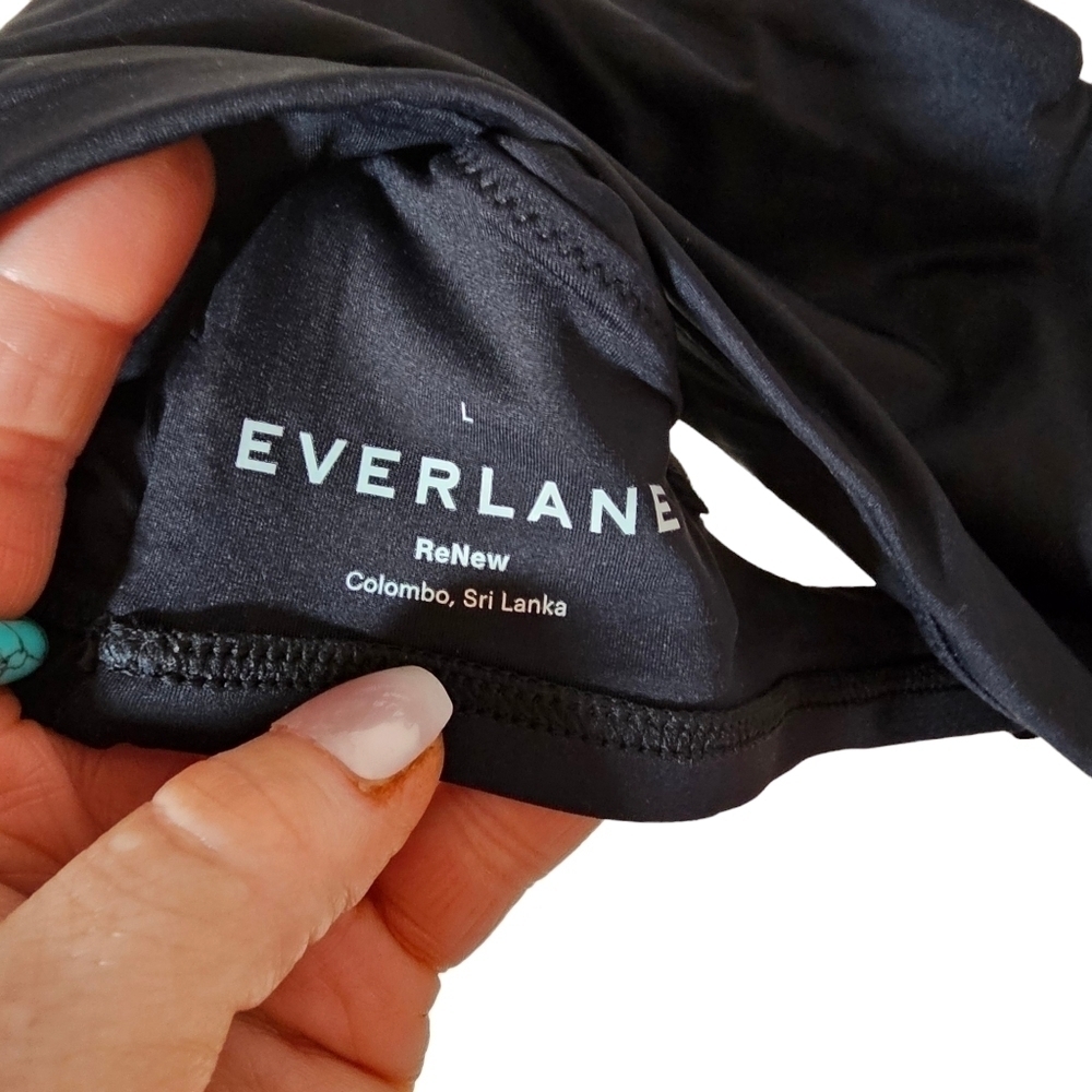 Everlane The Scoop-Neck Bikini Top in Black in Size Large - Picture 14 of 15